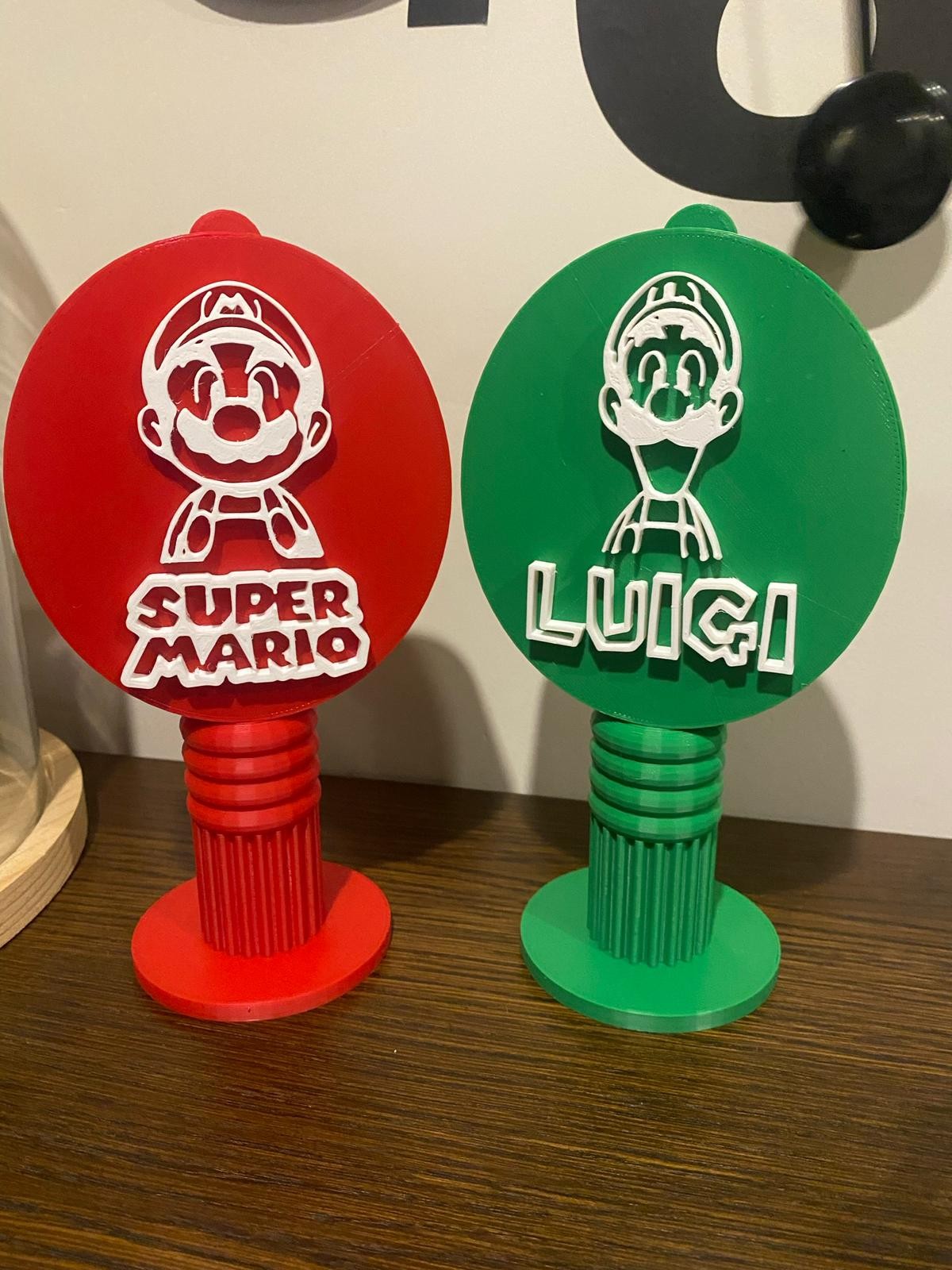 SOPORTE PARA AURICULARES SUPER MARIO Y LUIGI